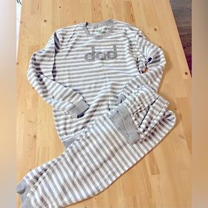 NWOT Men’s embroidered “Dad” PJ set, XL